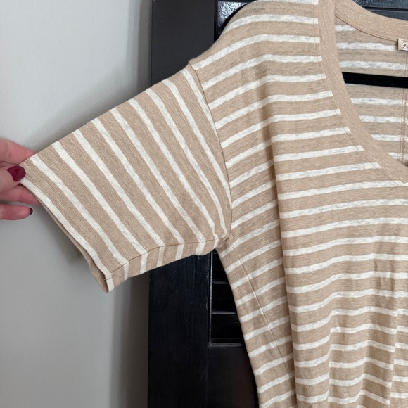 Faherty Oceanside Linen V-neck Tee Women Size SMALL Relaxed Hampton Stripe - Picture 9 of 10